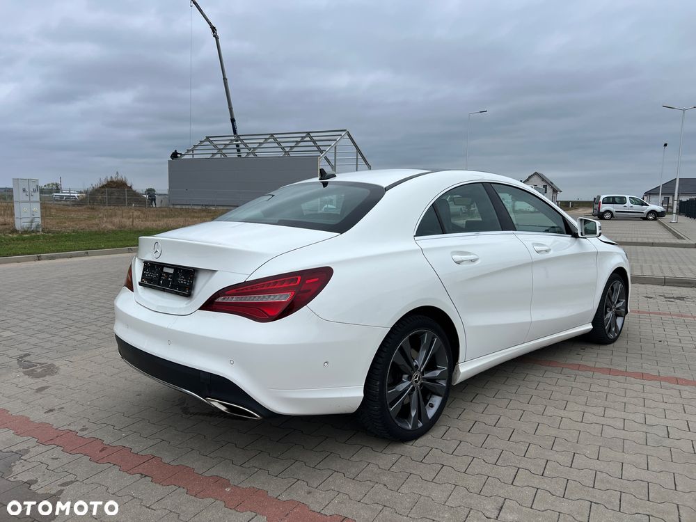 Mercedes-Benz CLA 180 AMG Line - 5