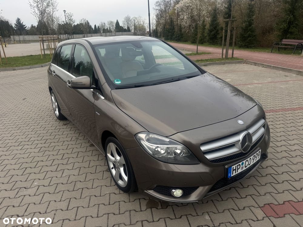 Mercedes-Benz Klasa B 180 BlueEFFICIENCY Edition Style - 16