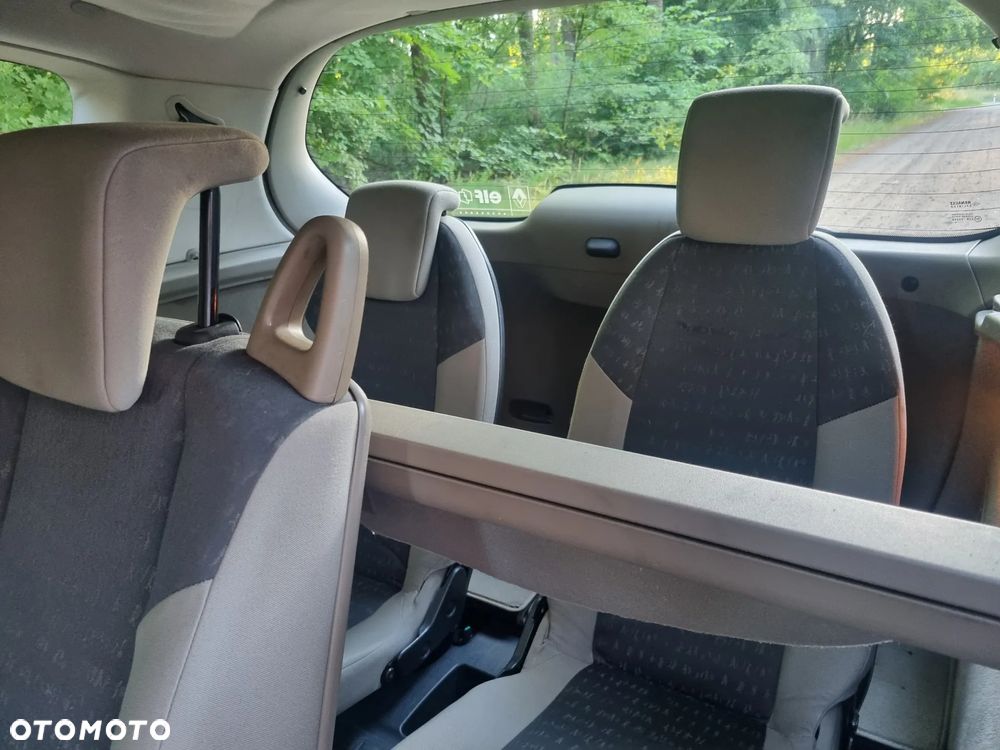 Renault Scenic 1.6 16V Avantage - 10