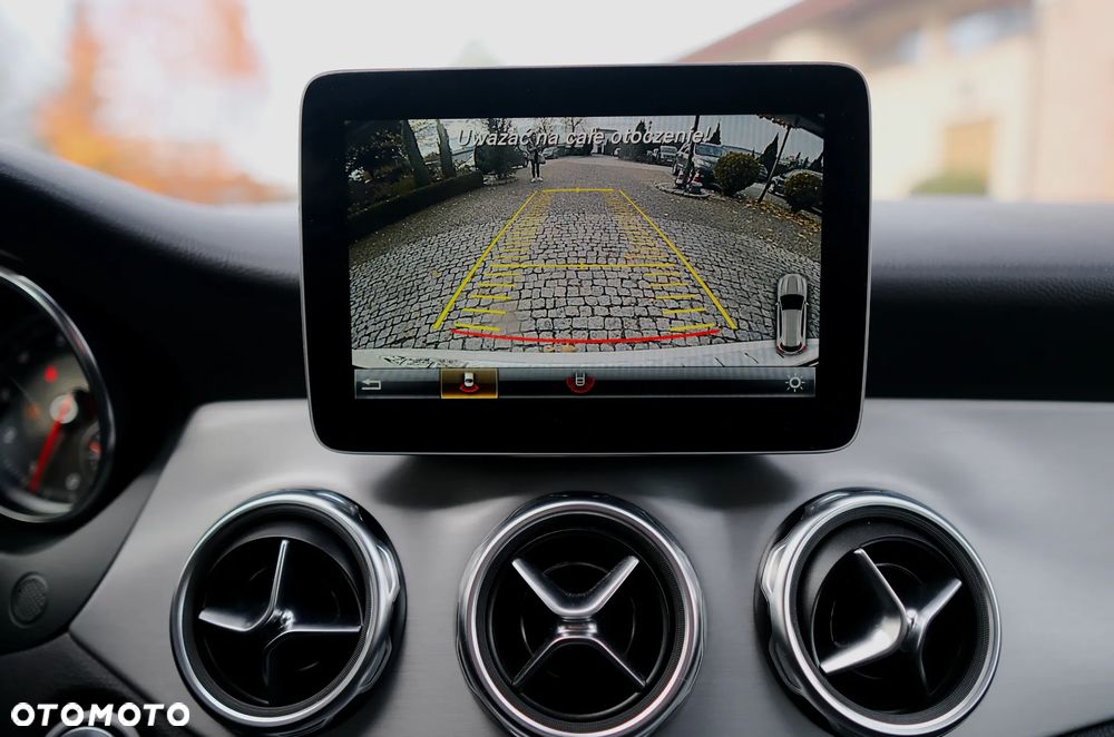 Mercedes-Benz GLA 220 4-Matic AMG Line - 14