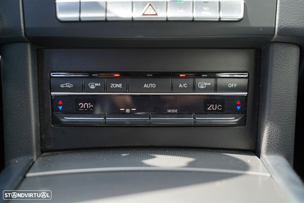 Mercedes-Benz E 250 BlueTEC Avantgarde Auto. - 20