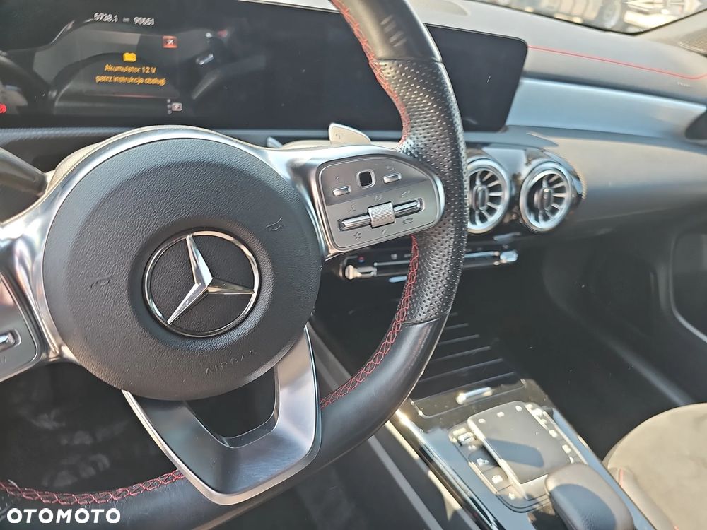 Mercedes-Benz CLA 200 AMG Line 7G-DCT - 19