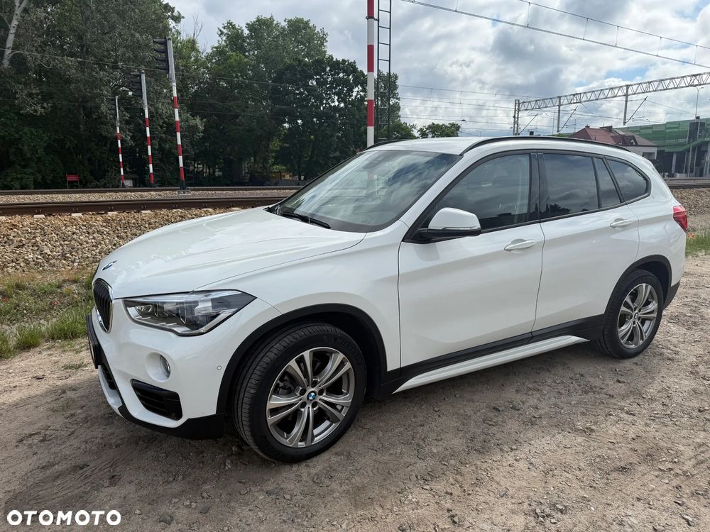 BMW X1 xDrive18d Sport Line - 6
