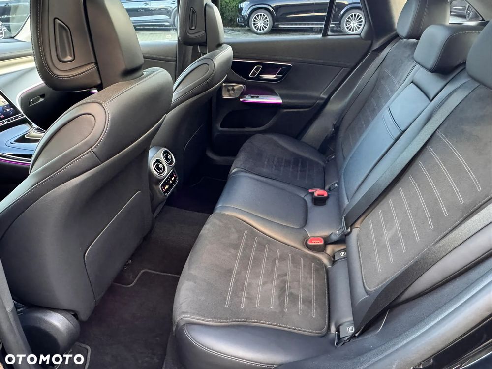 Mercedes-Benz GLC 300 de 4-Matic AMG Line - 17