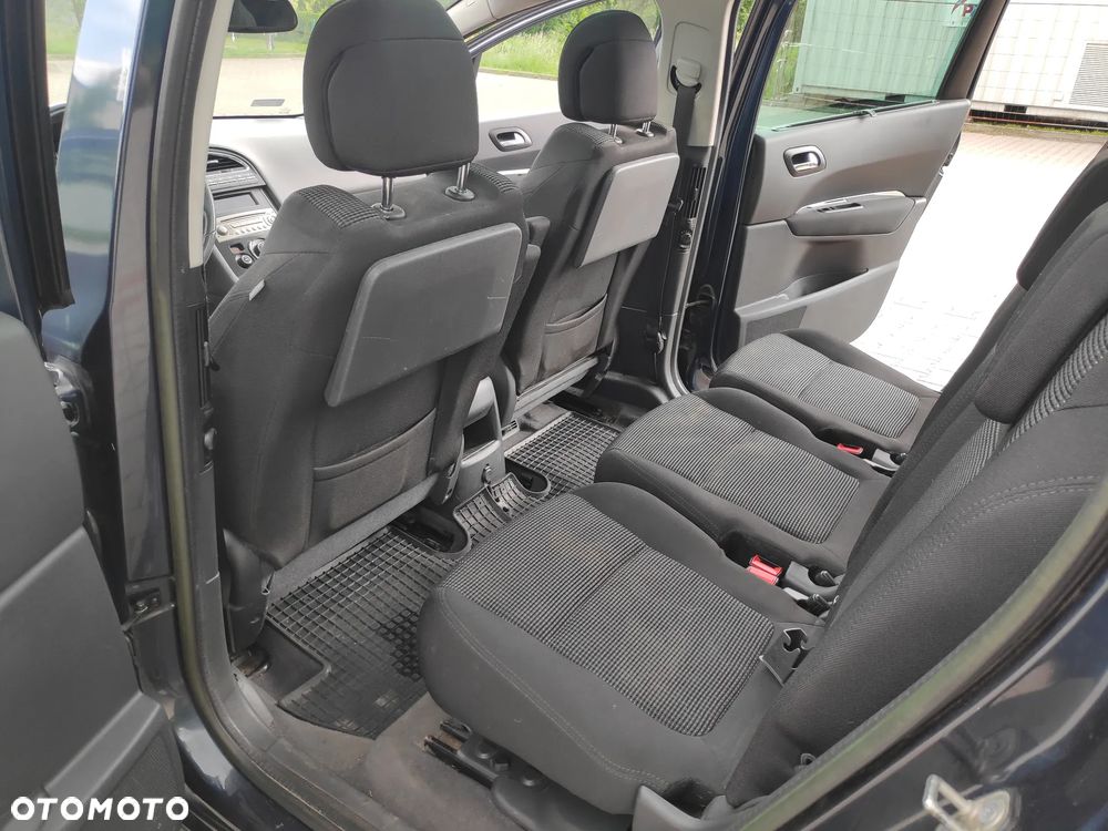 Peugeot 5008 1.6 THP Family - 14
