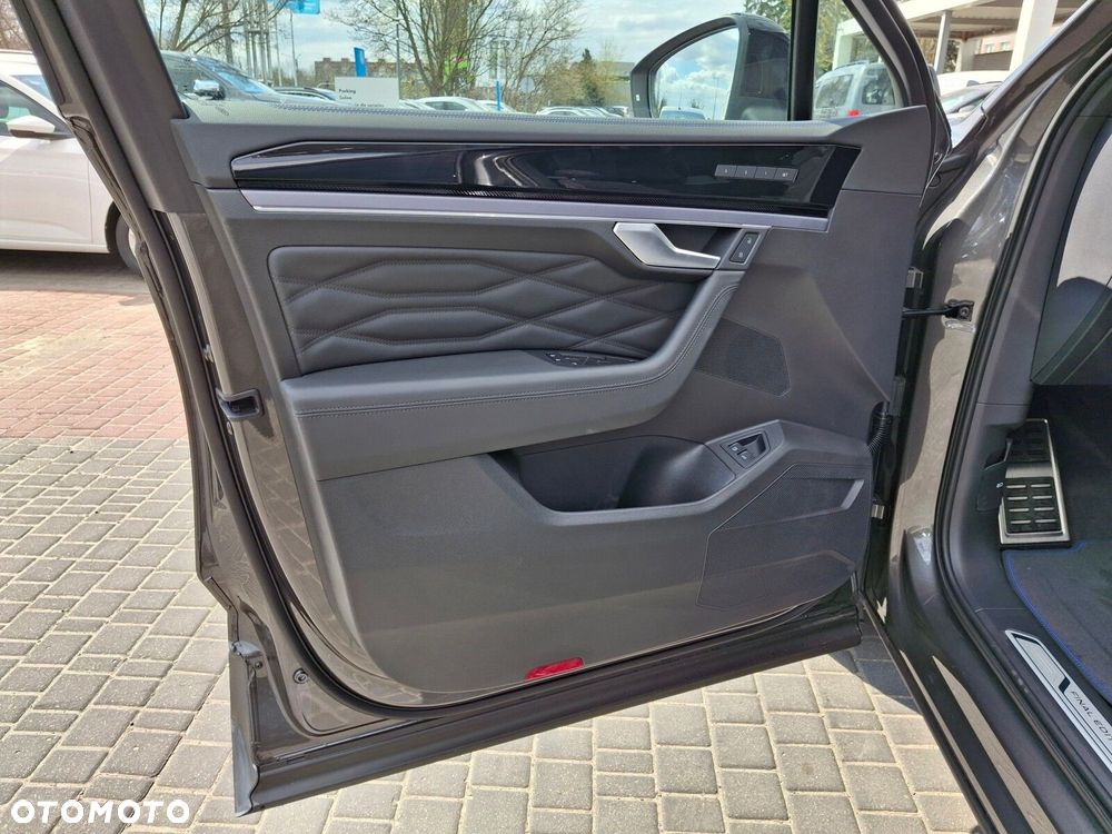 Volkswagen Touareg - 9