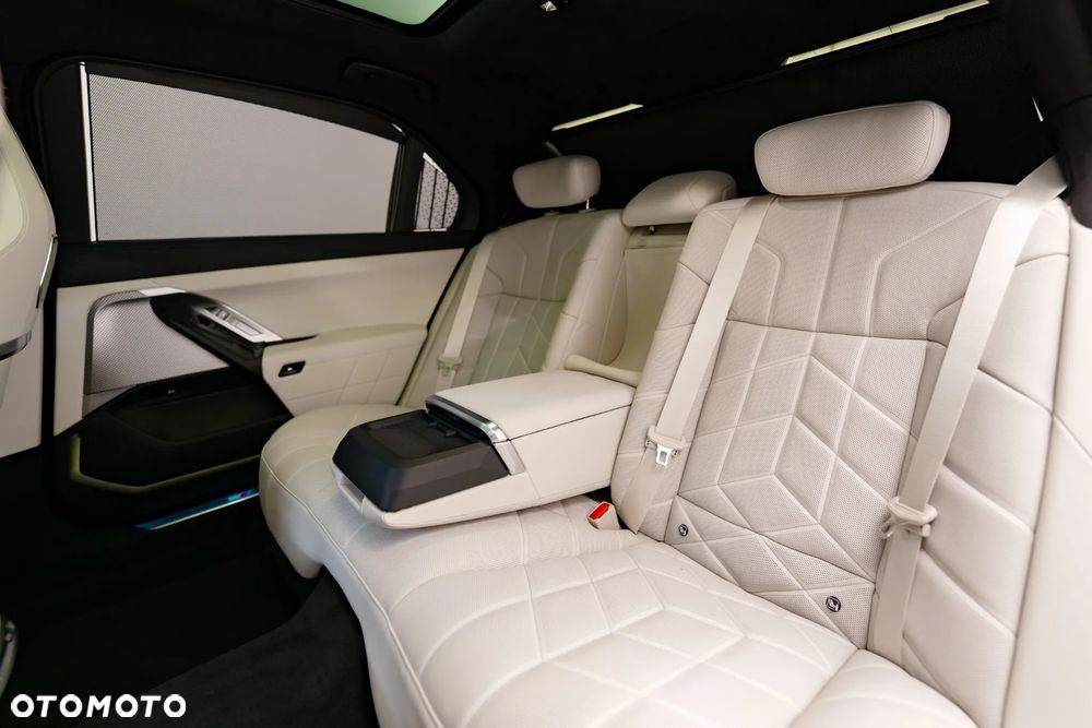 BMW Seria 7 740d xDrive mHEV M Sport sport - 17