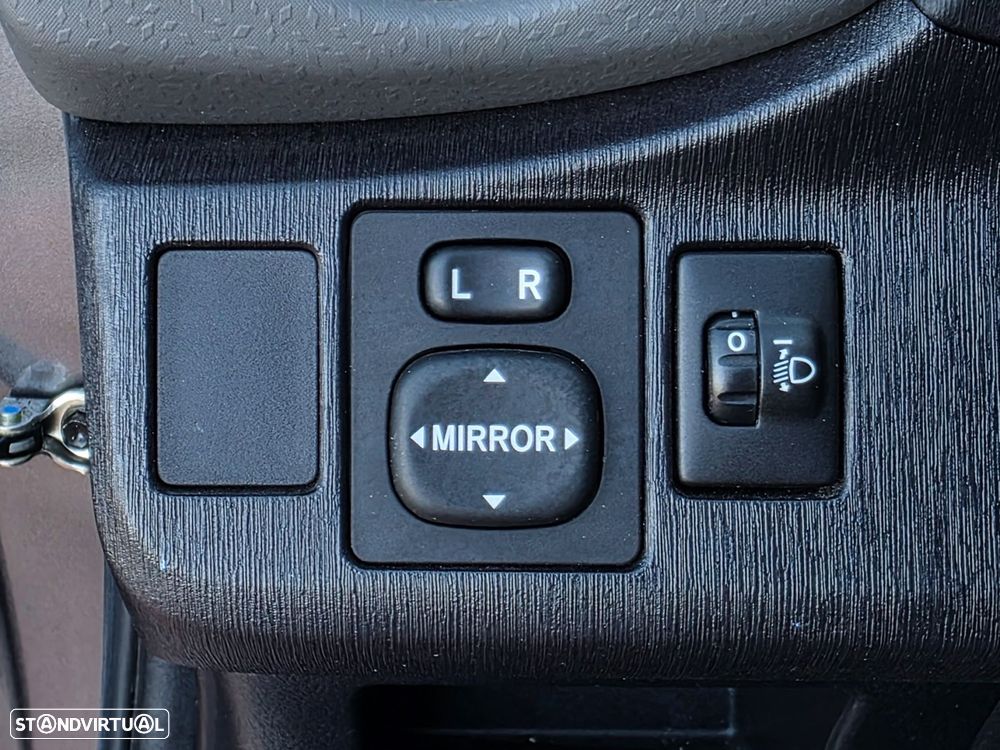 Toyota Yaris 1.33 VVT-i Comfort+P.Style - 43