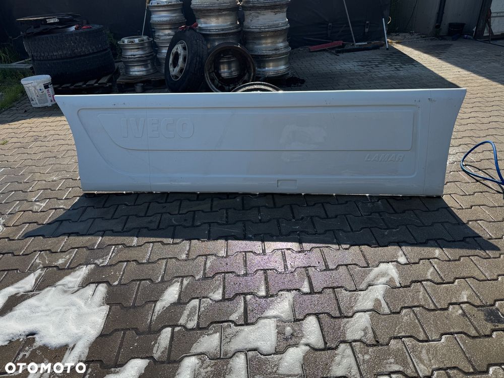 Spoiler spojler owiewka boczna miedzyosiowa Iveco