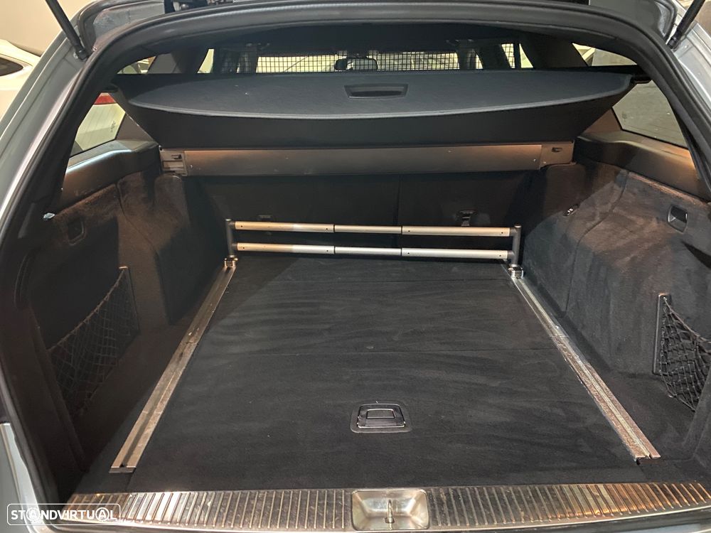 Mercedes-Benz E 300 Bluetec Hybrid Avantgarde - 5