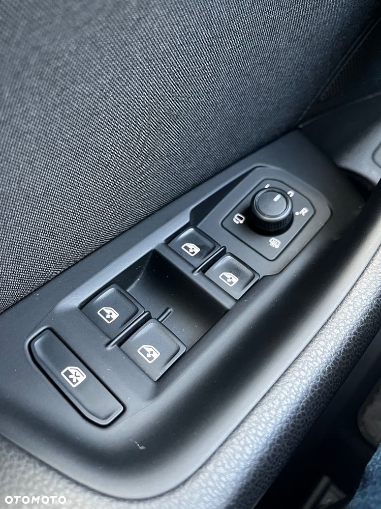 Volkswagen Passat - 22