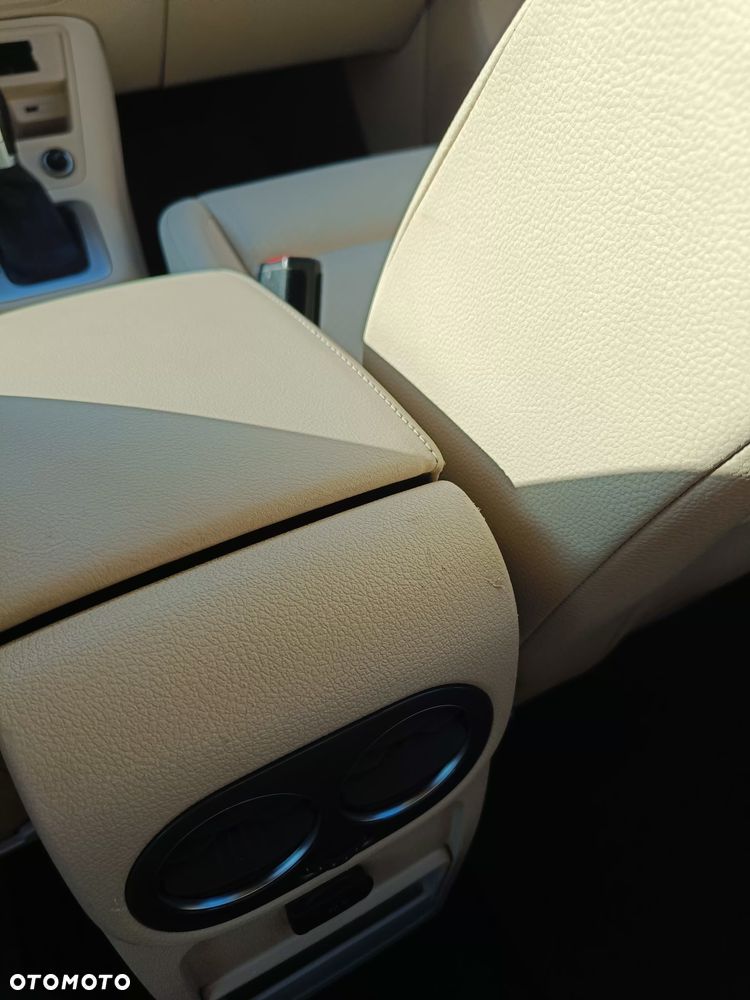 Volkswagen Tiguan - 27