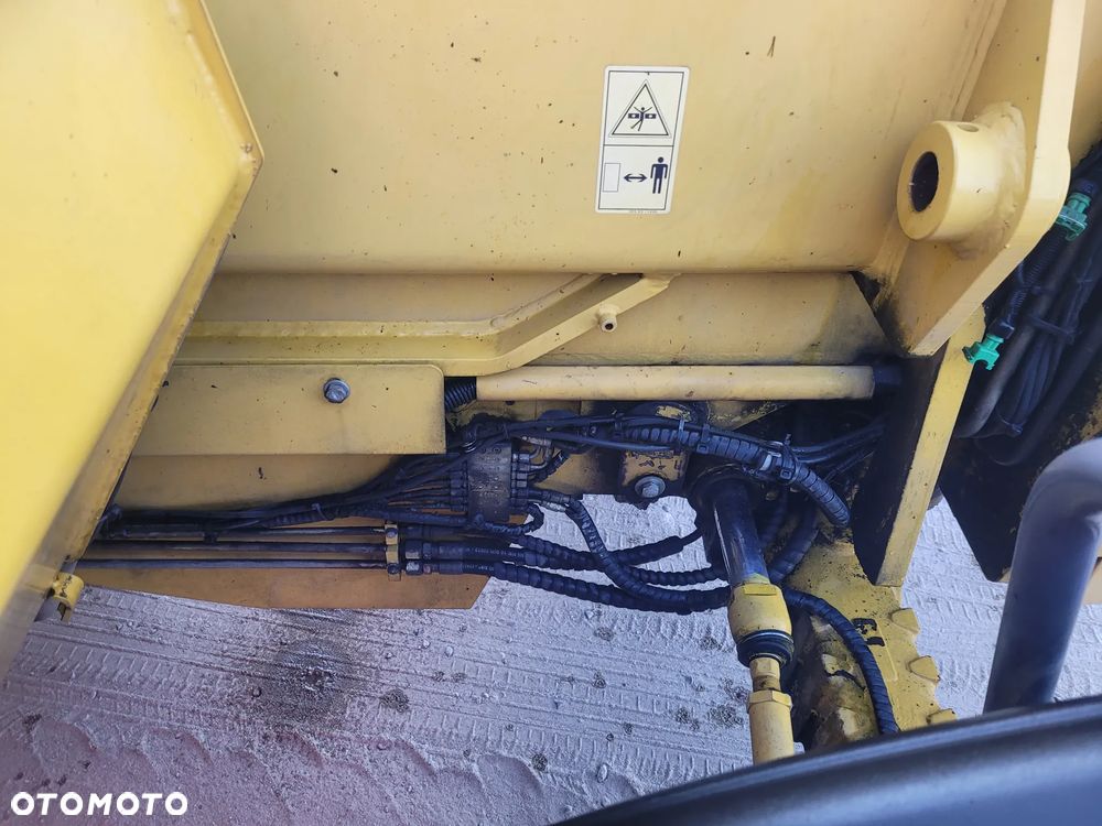 KOMATSU WH 714H - 21