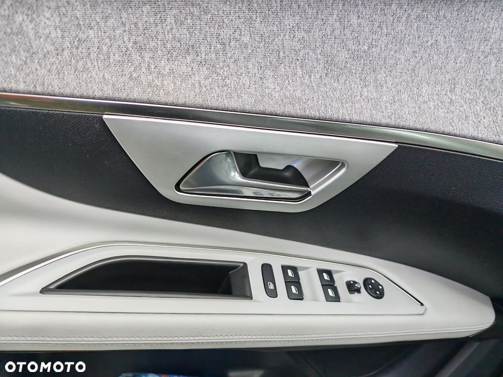 Peugeot 3008 1.2 PureTech Allure S&S EAT6 - 16