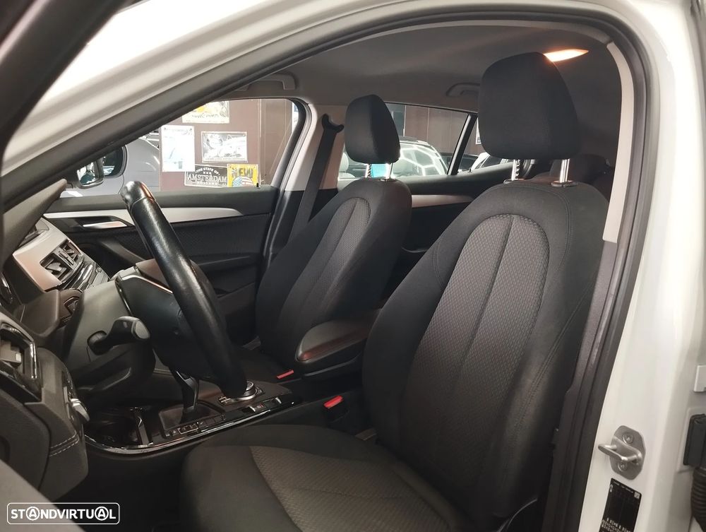BMW X2 18 d sDrive Auto — fotografia 18