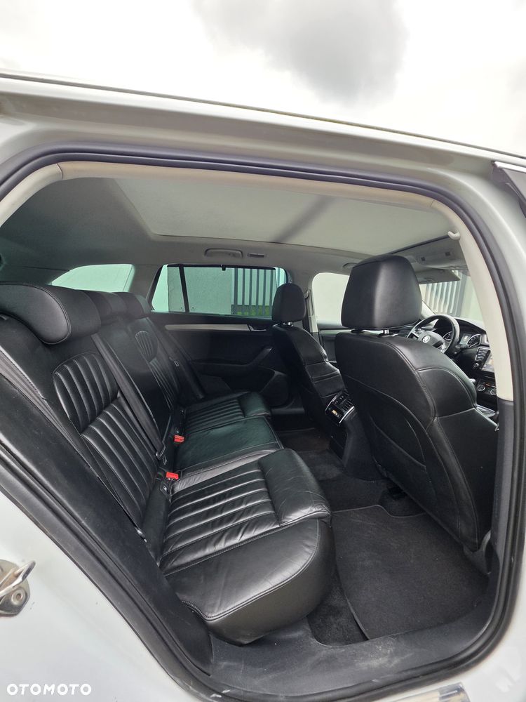 Skoda Superb 2.0 TDI Sportline - 14
