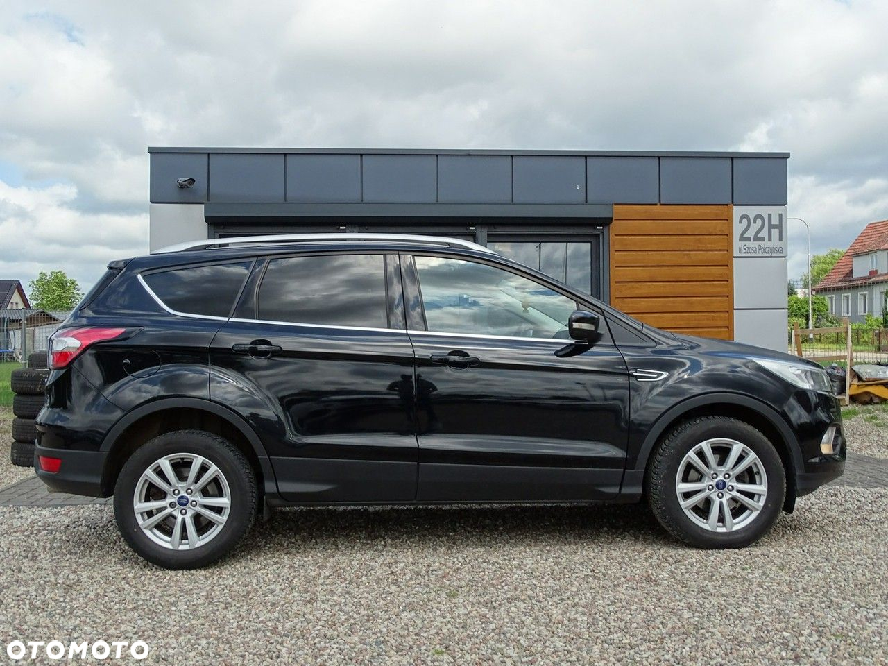 Ford Kuga 1.5 EcoBoost 2x4 Black & Silver - 4