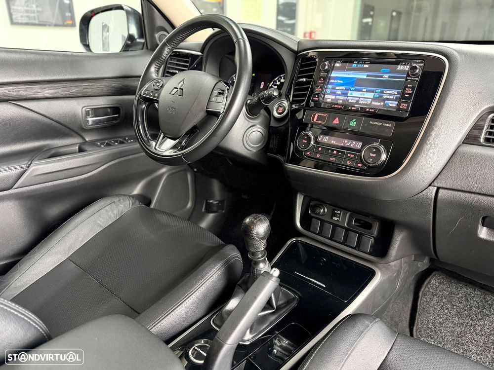 Mitsubishi Outlander 2.2 DI-D Intense Black Edition - 25