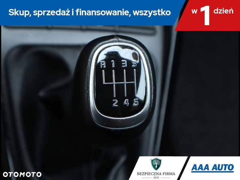 Kia Rio - 17