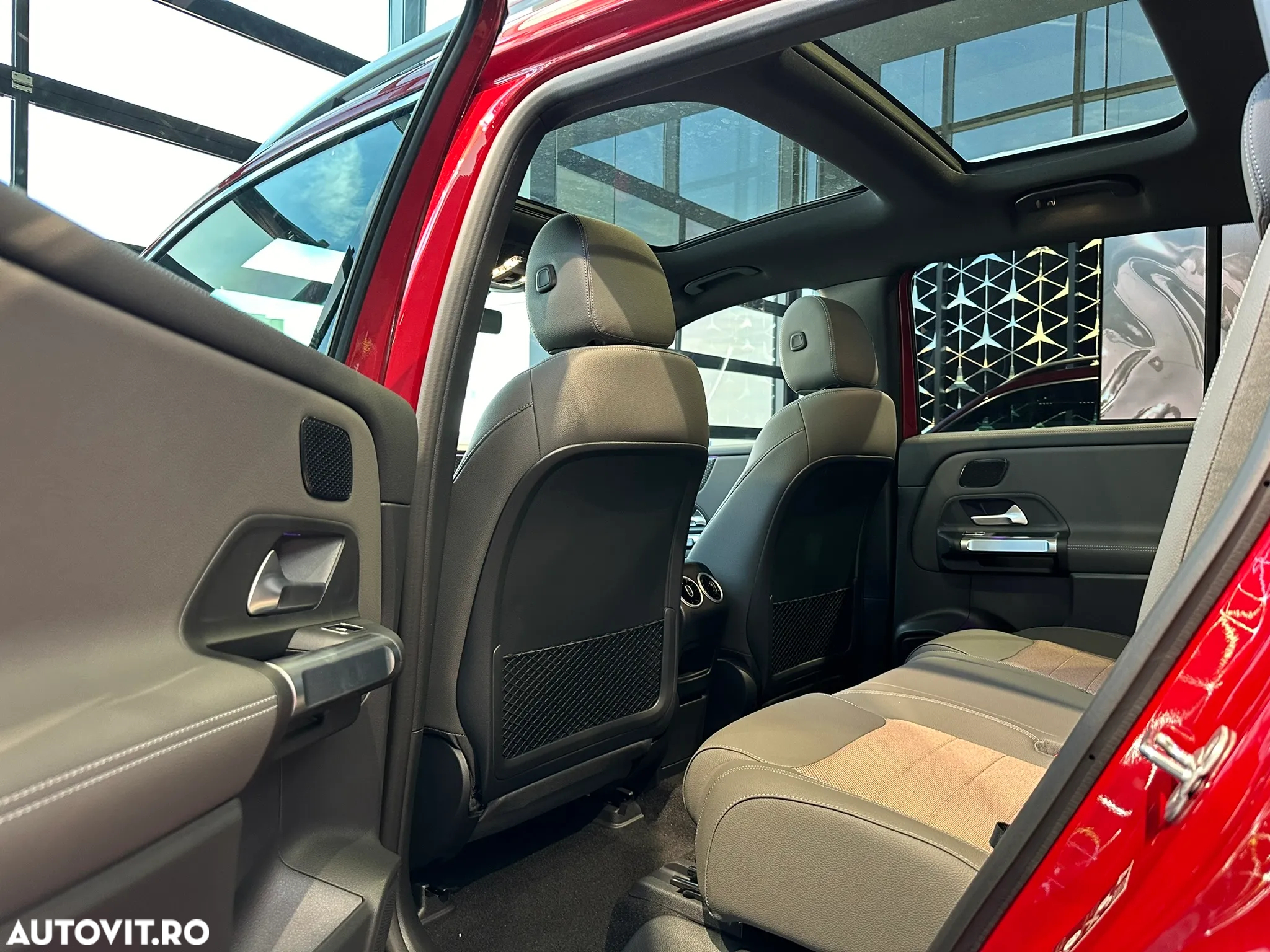 Mercedes-Benz EQB 350 4MATIC - 10