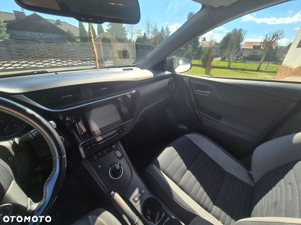 Toyota Auris Hybrid 135 Premium - 11