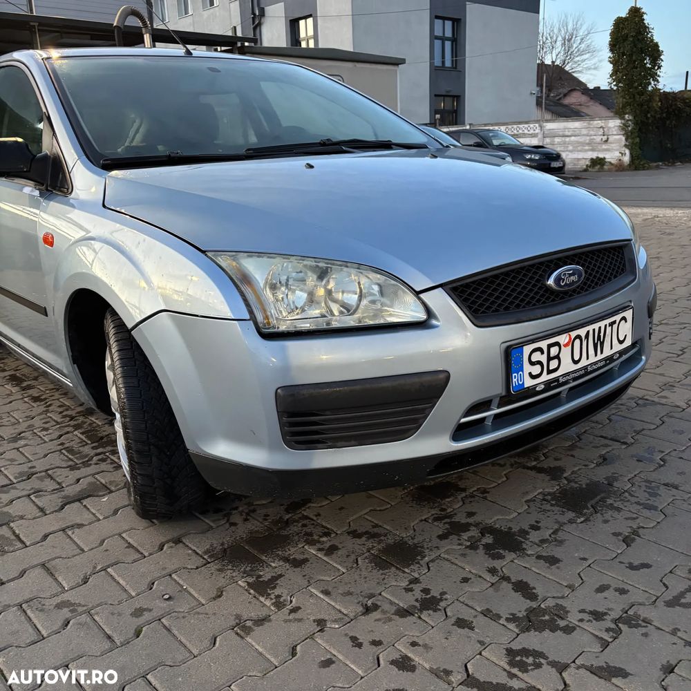 Ford Focus 1.6i 16V - 19