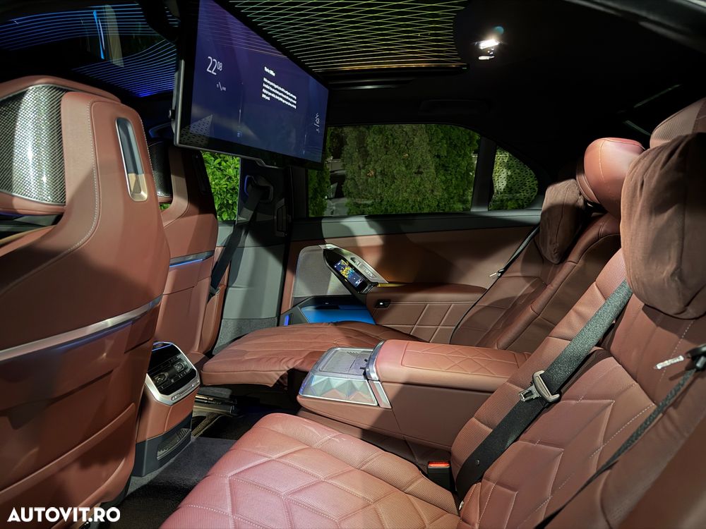 BMW Seria 7 - 31