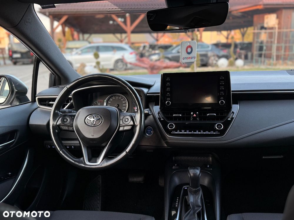 Toyota Corolla 1.8 Hybrid Active - 18