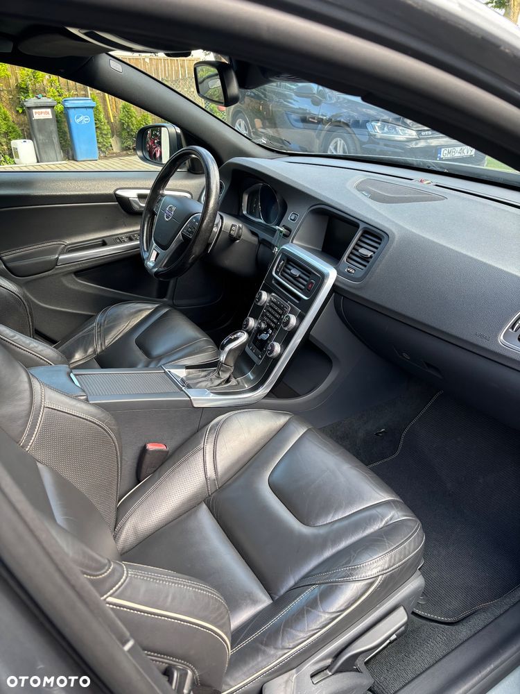 Volvo V60 D5 Geartronic RDesign - 40