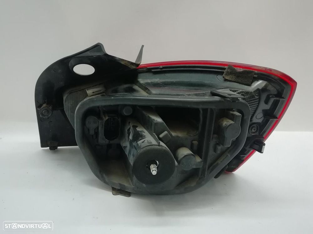 FAROLIM TRASEIRO ESQUERDO SEAT IBIZA III 2015 - 1