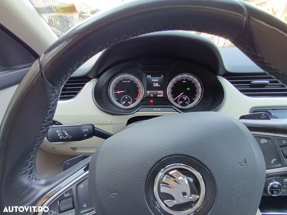 Skoda Octavia 1.6 TDI DSG Style - 9