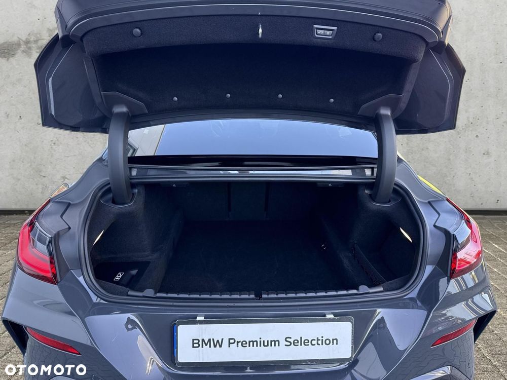 BMW Seria 8 - 21