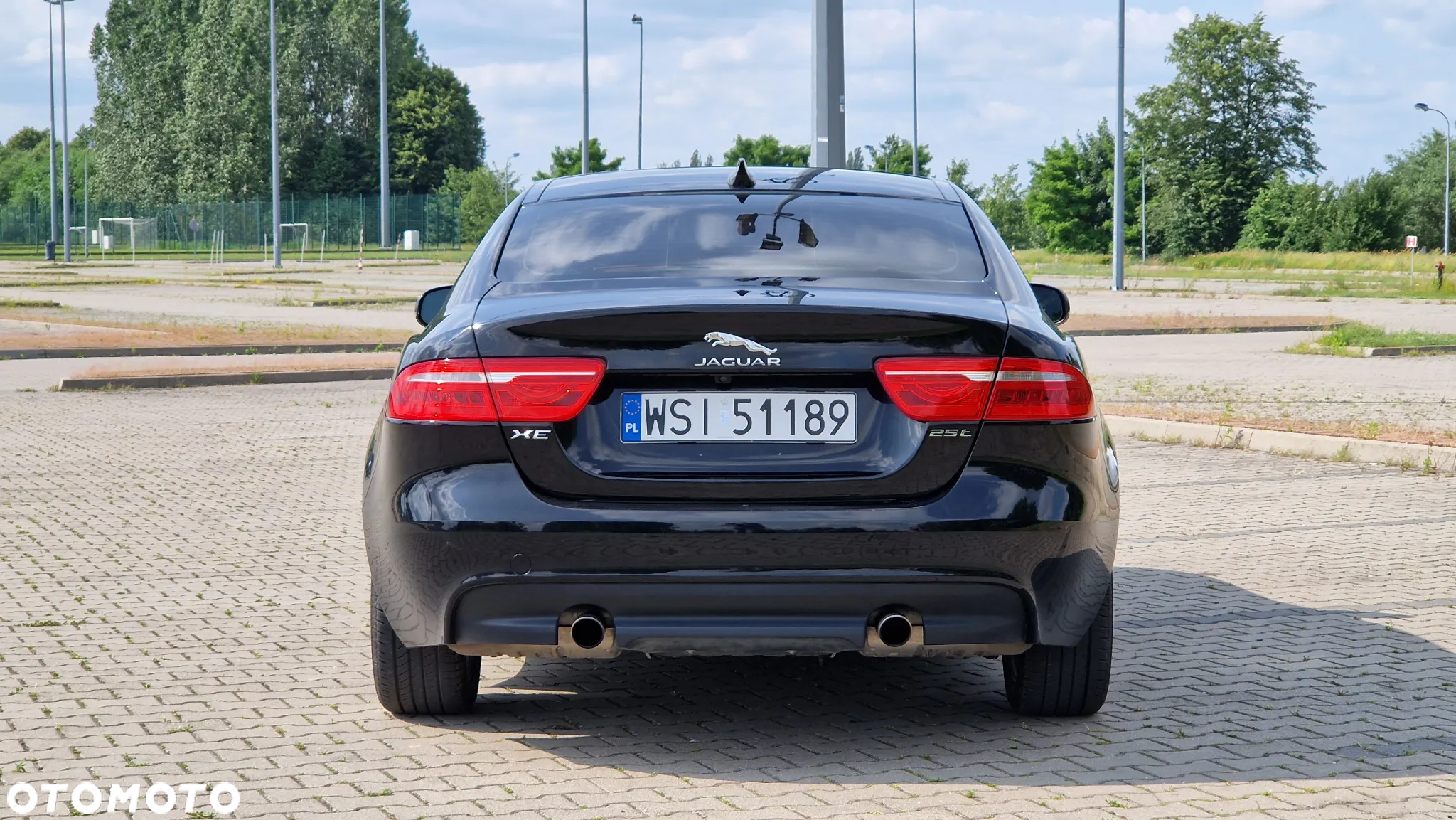 Jaguar XE 25t Prestige - 11