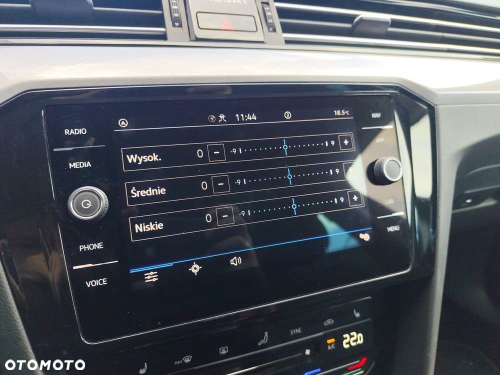 Volkswagen Passat - 28