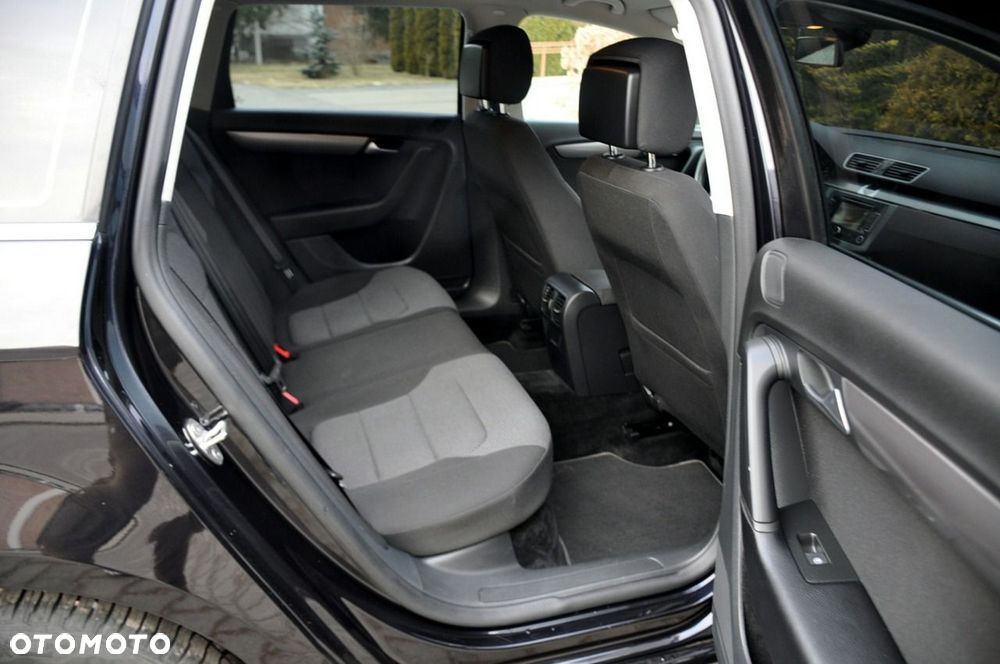 Volkswagen Passat - 19
