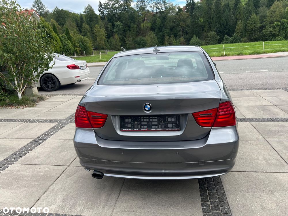 BMW Seria 3 320d xDrive - 6