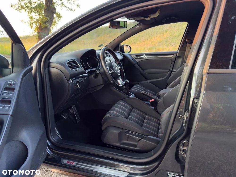 Volkswagen Golf ver-vi-2-0-tsi-gti - 30