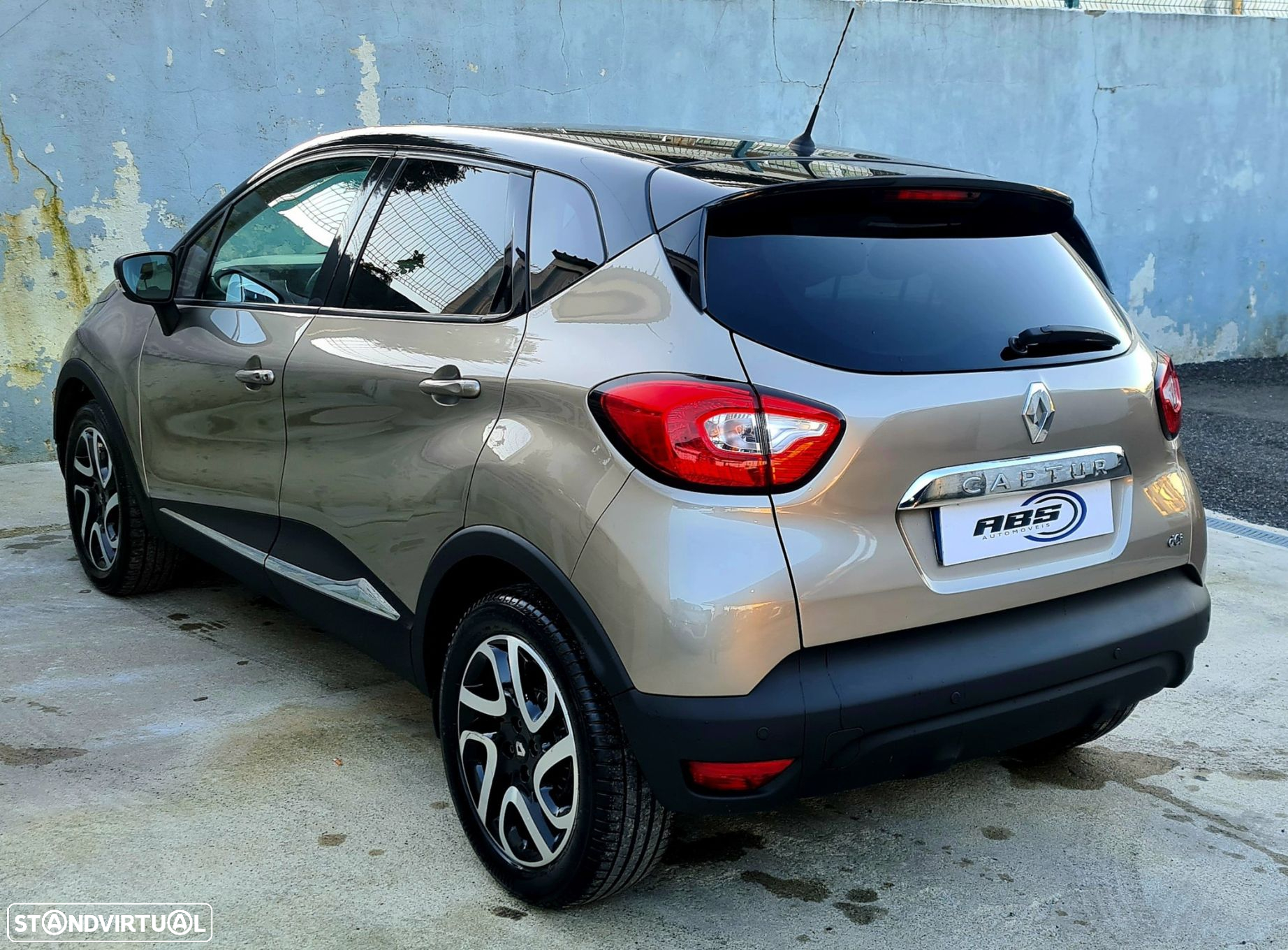 Renault Captur 1.5 dCi Exclusive - 2