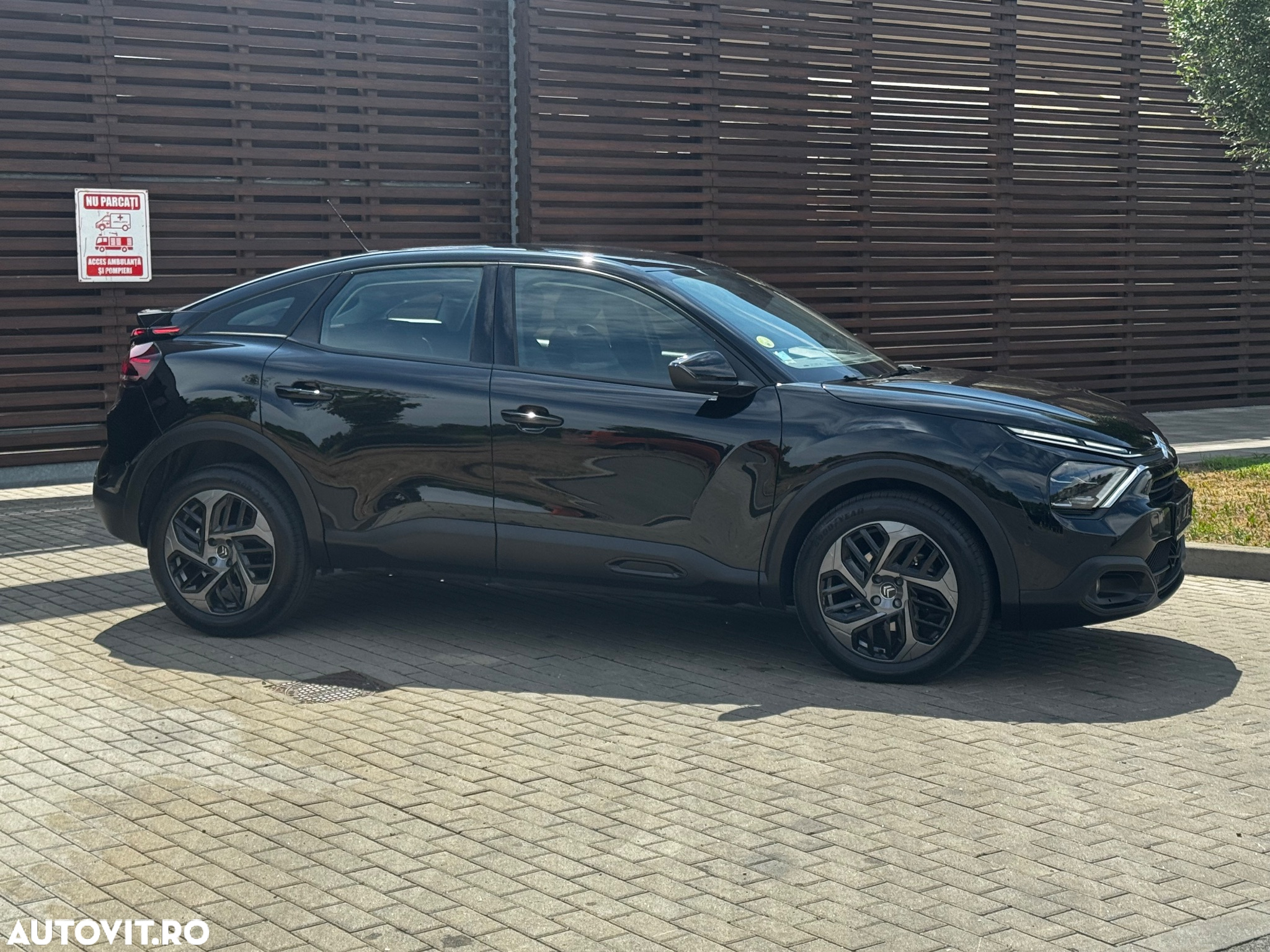 Citroën C4 BlueHDi 130 Stop&Start EAT8 SHINE - 4