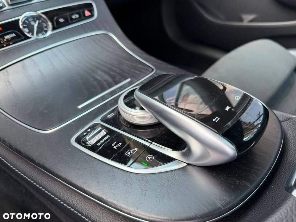 Mercedes-Benz Klasa E 200 9G-TRONIC - 20