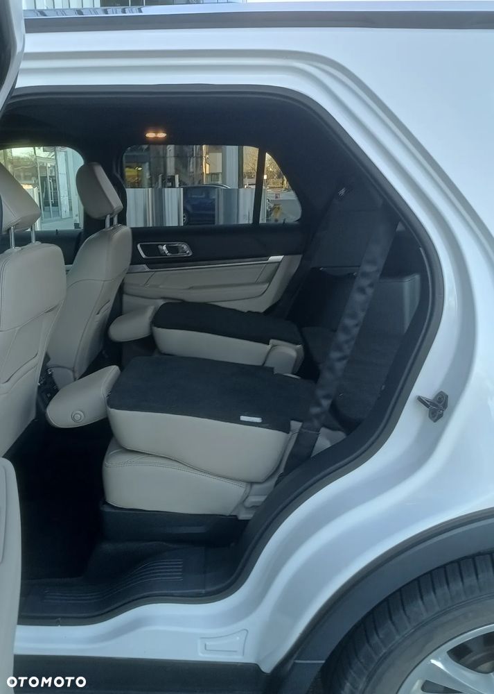 Ford Explorer - 10