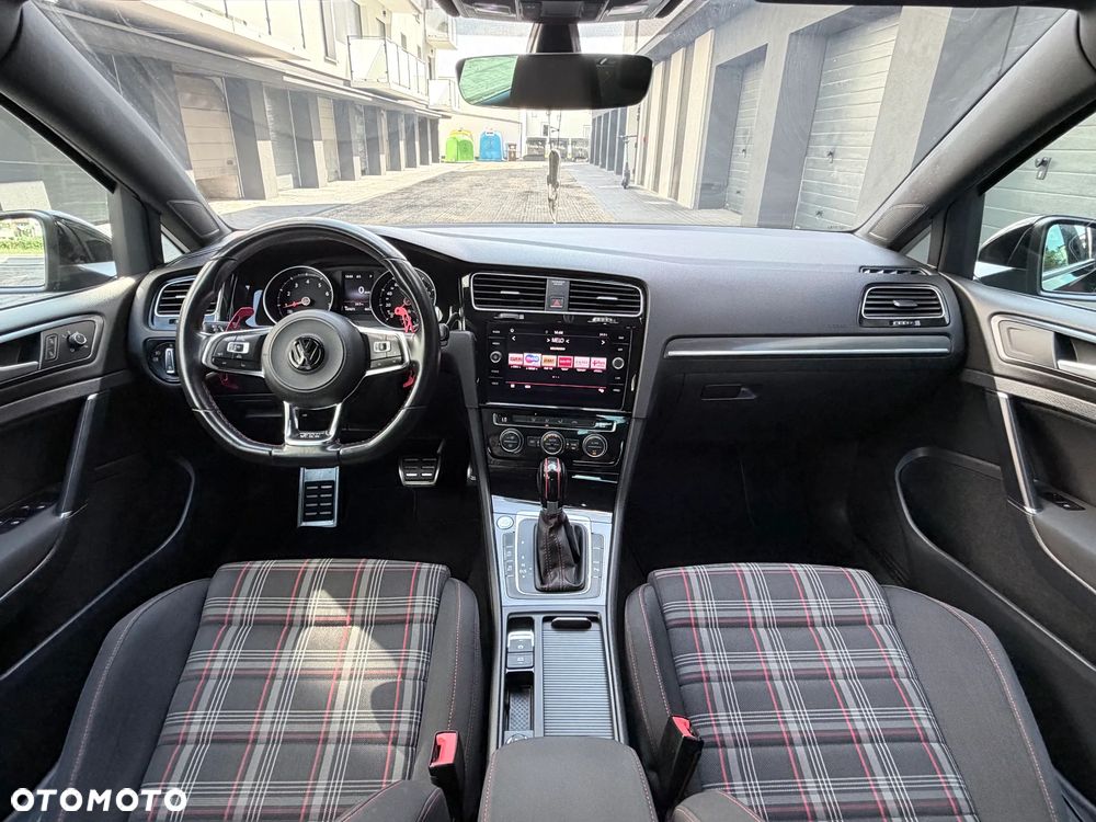 Volkswagen Golf - 7