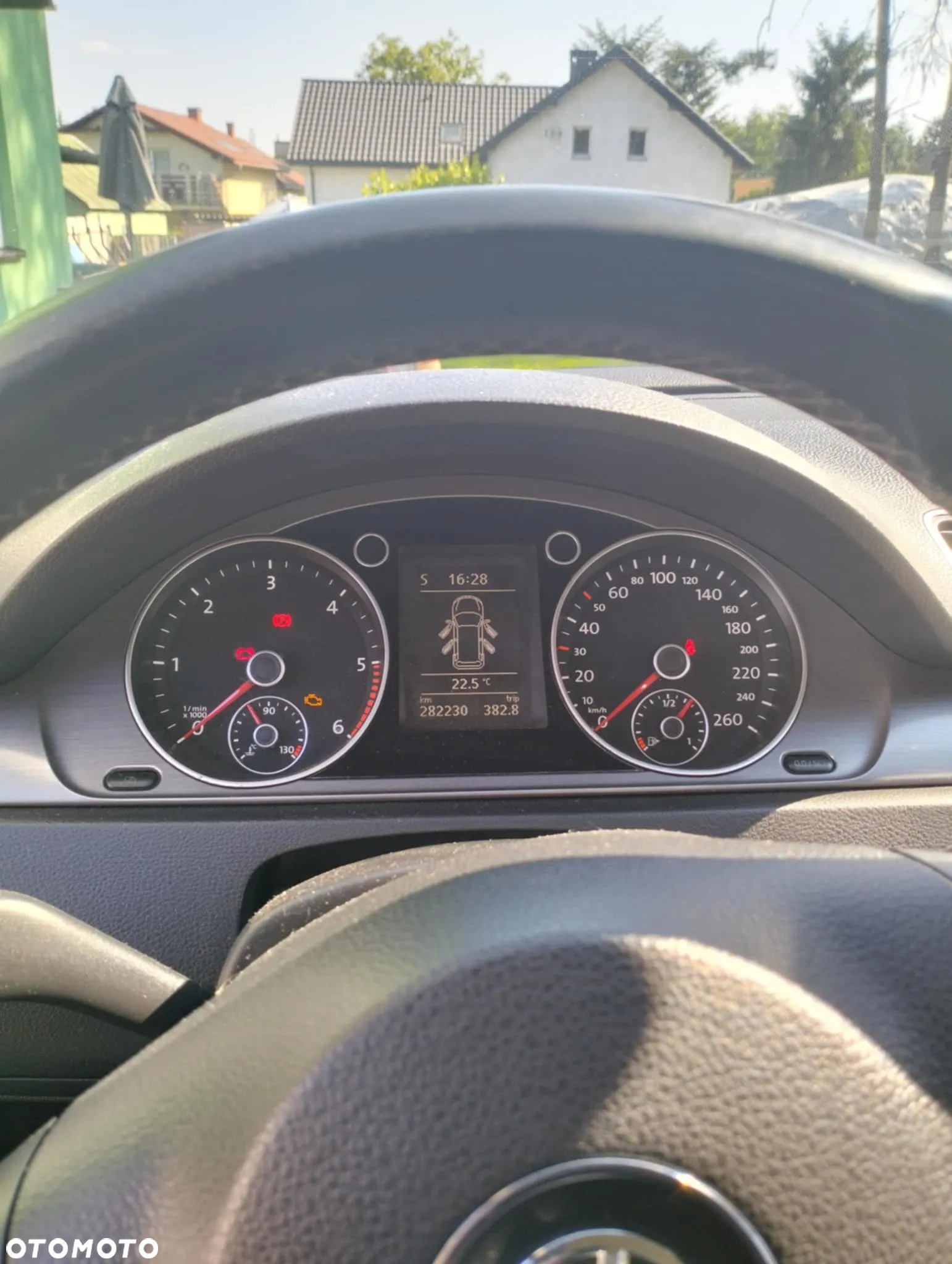 Volkswagen Passat 1.6 TDI Comfortline - 17
