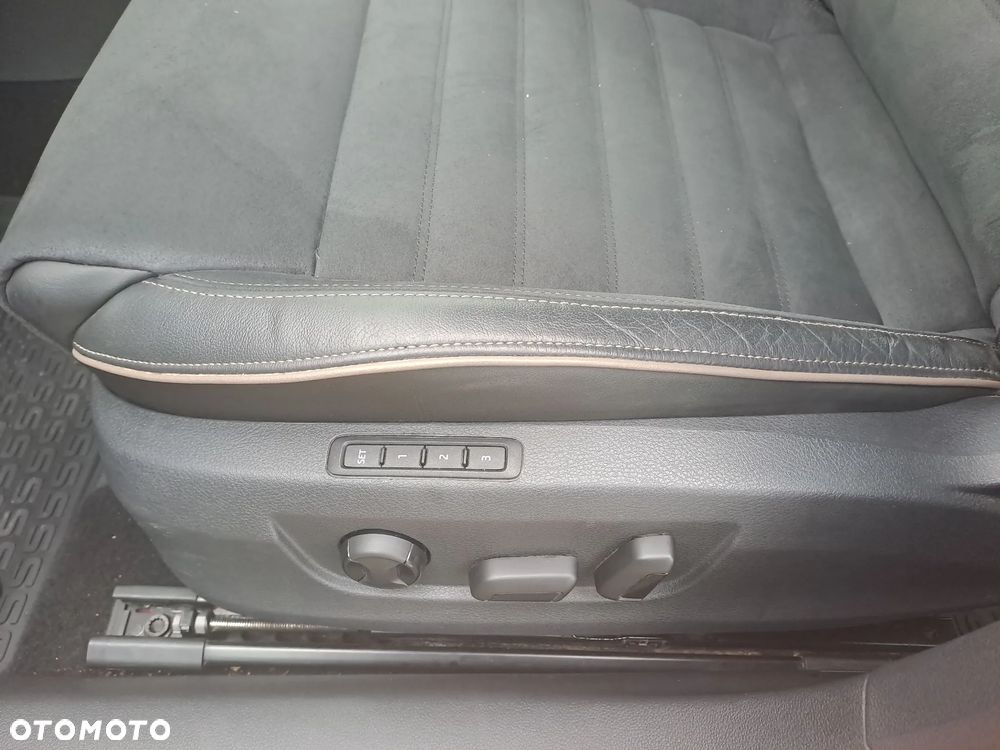 Skoda Superb 2.0 TDI SCR 4x4 Scout DSG - 22