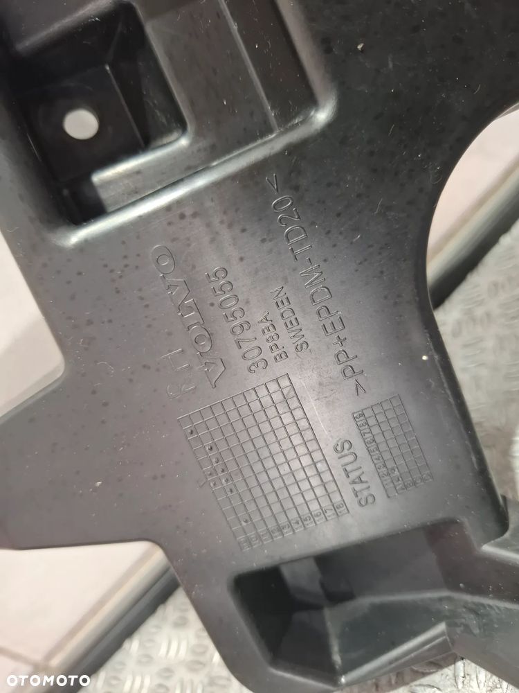 Ślizg zderzaka prawy tył Volvo S60 II 2011 rok nr 30795055 - 2