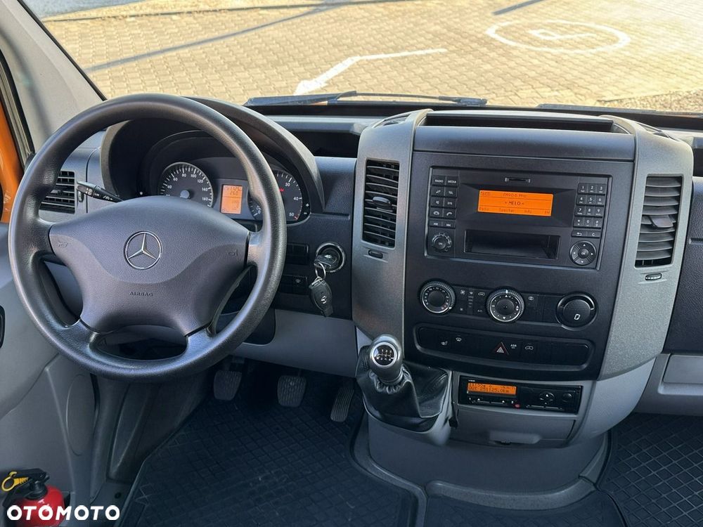 Mercedes-Benz Sprinter - 30