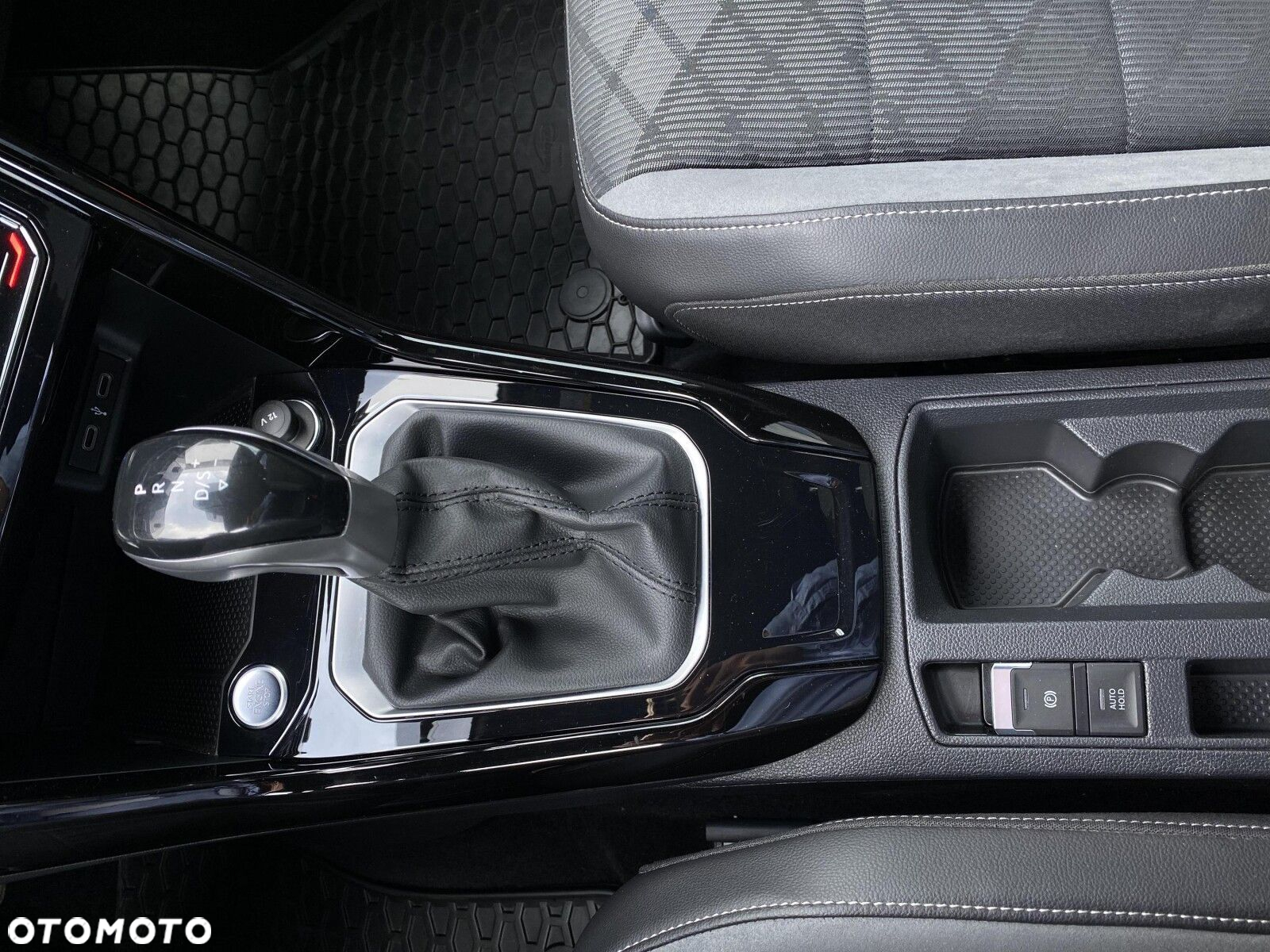 Volkswagen T-Roc 1.5 TSI R-Line DSG - 18