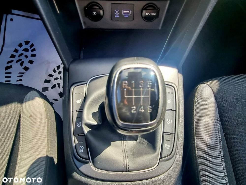 Hyundai Kona - 17