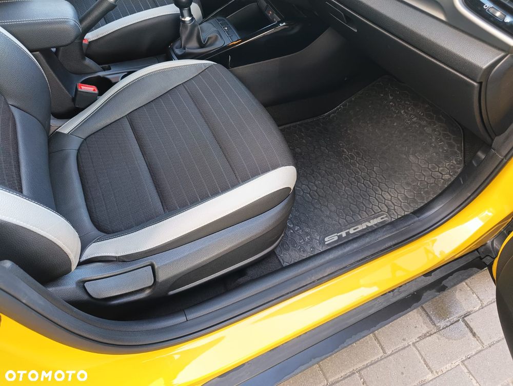 Kia Stonic 1.2 L - 8