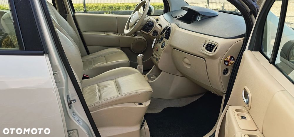 Renault Modus 1.6 16V Privilege - 24